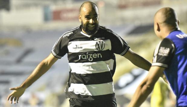 Daniel Costa fez hat-trick e virou sobre a Lusa. Foto: Michel Lambstein