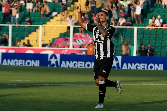 Série D: Caxias-RS encaminha contratação de meia de time da Série B
