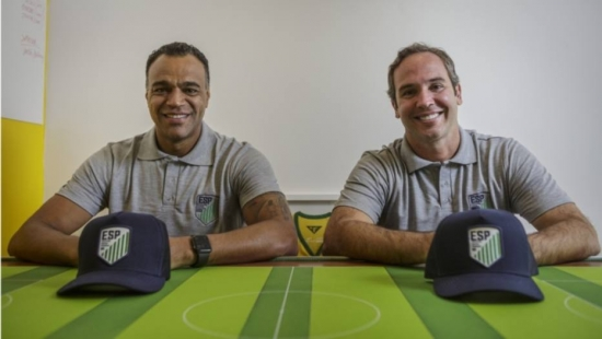 Caio Ribeiro e Denilson lançam projeto para integração do futebol em escolas