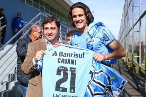 Rádio argentina afirma que Grêmio venderá atacante para ter Cavani