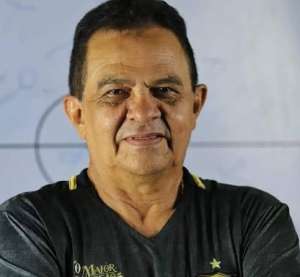 Invicto e com 91% de aproveitamento, técnico do ABC dedica título à memória do pai