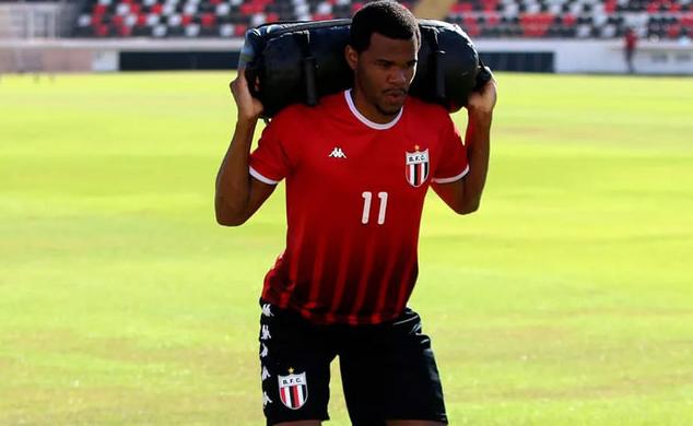 Atacante que não fez gols deixa Botafogo-SP para acertar com outro clube
