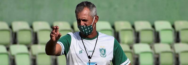 Fora do banco de reservas. (Foto: João Zebral / América-MG)