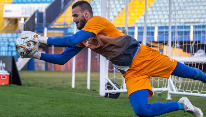 Série B: Após derrota em clássico, goleiro reconhece que Avaí ‘precisa melhorar’