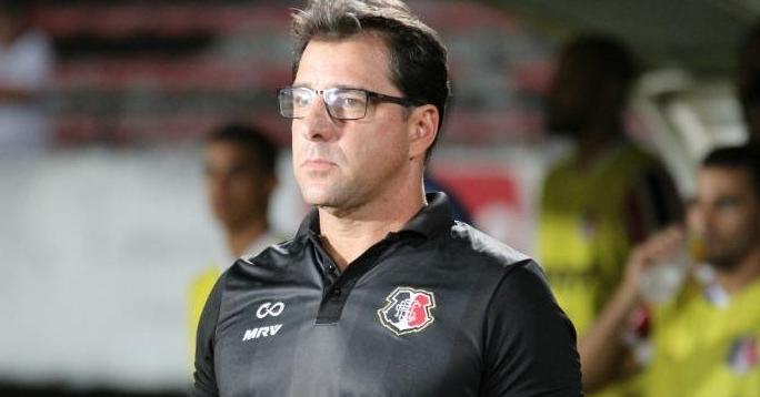 Novo técnico do Santa Cruz fala em acesso, esquece da Covid-19 e pede apoio da torcida