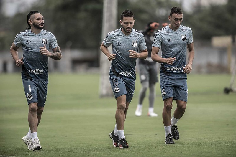 Remendado, Santos busca superação no reencontro com Sampaoli