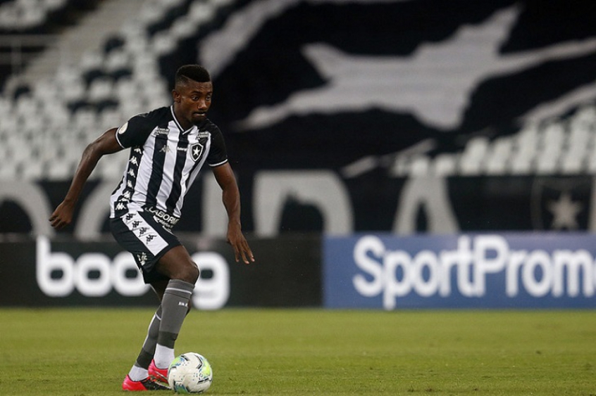 Botafogo aposta em Kalou para acabar com jejum de vitórias no Brasileiro