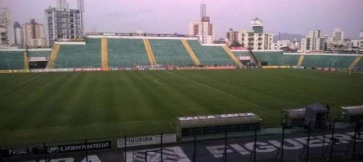 Brasileirão tem protesto dos jogadores contra invasão ao treino do Figueirense