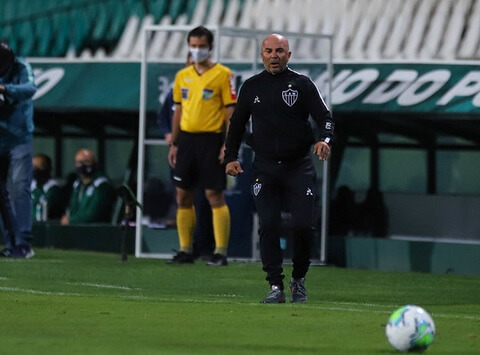 Após derrota, Sampaoli volta a lamentar chances perdidas pelo Atlético-MG