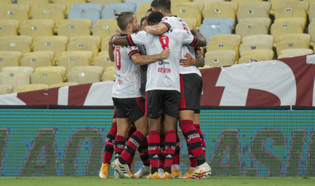 Jogadores comemoram gol marcado sobre o Fluminense (Foto: Alexandre Vidal/Flamengo)