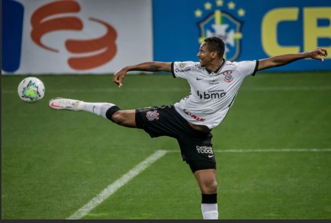 Por soco em Diego, Jô será julgado na segunda e pode pegar 12 jogos de suspensão