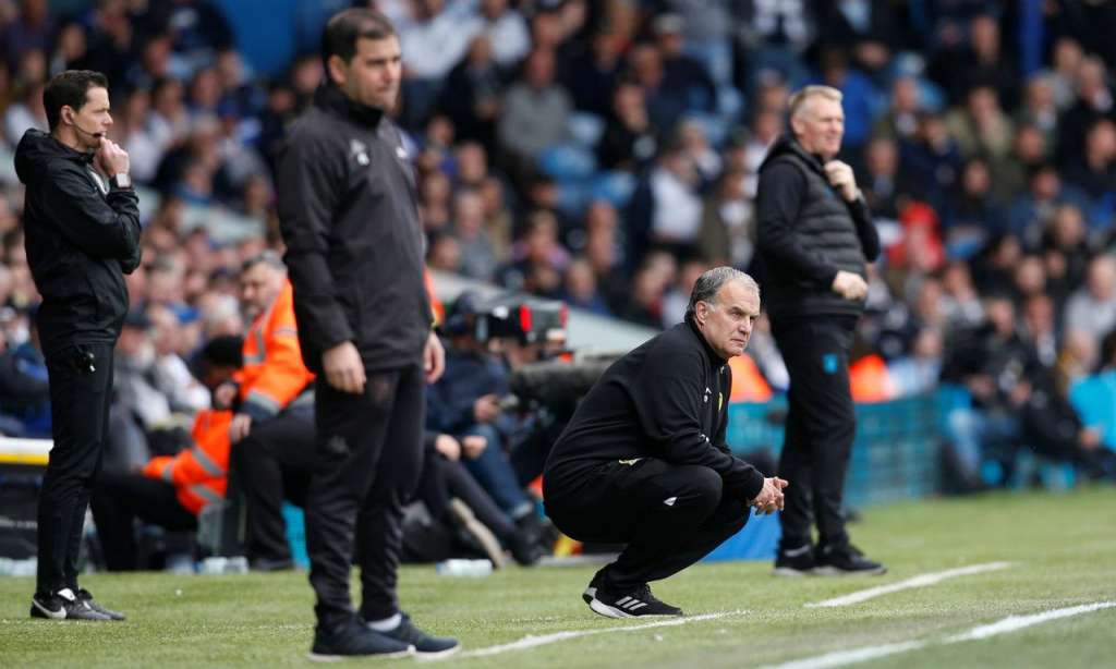 Bielsa seguirá no comando do Leeds