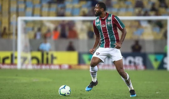 Pouco aproveitado no Fluminense, volante acerta com lanterna da Série B