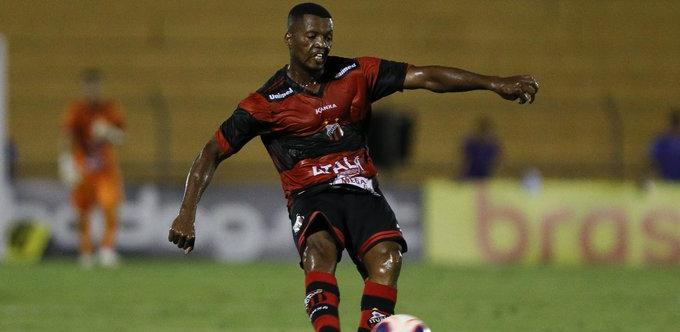 Com ‘xerifão’ ex-Vitória e meia primo de Lionel Messi, veja Seleção FI da Série C