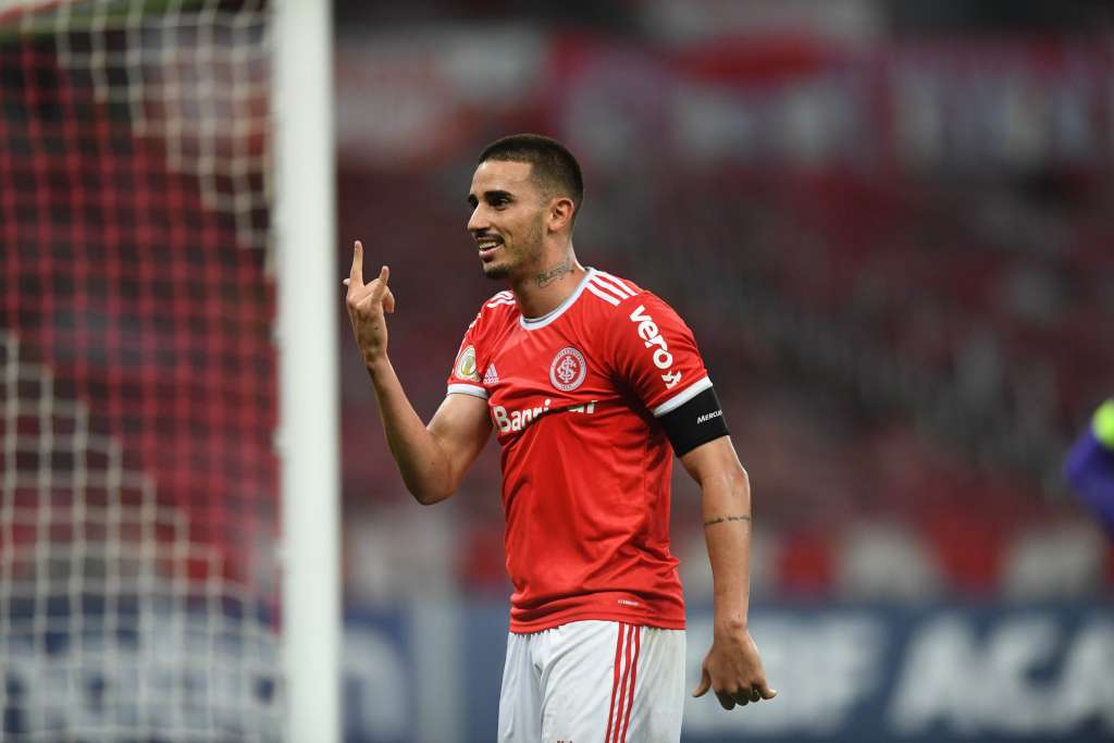  Galhardo brilha mais uma vez e Colorado segue líder