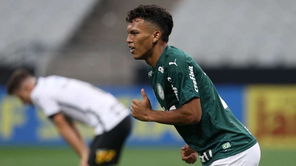 Atacante do Palmeiras comemora vitória no clássico: 'Para nos dar moral'