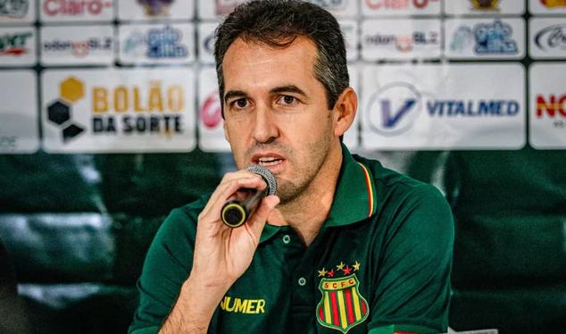 Léo Condé deverá mudar Sampaio Corrêa para conseguir algo inédito nesta Série B