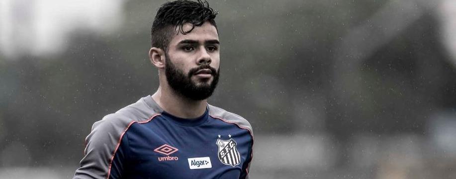 Santos confirma renovação de contrato com lateral até 2025