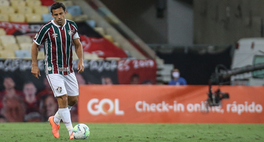 Após esposa, jogador que já foi artilheiro do Brasileirão testa positivo para covid-19