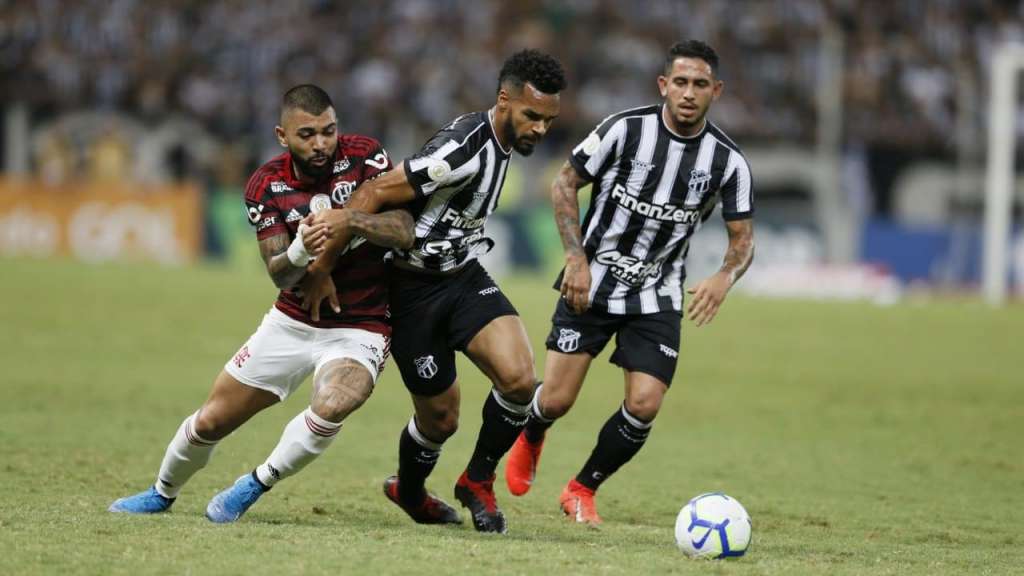 Ceará e Flamengo se enfrentam neste domingo