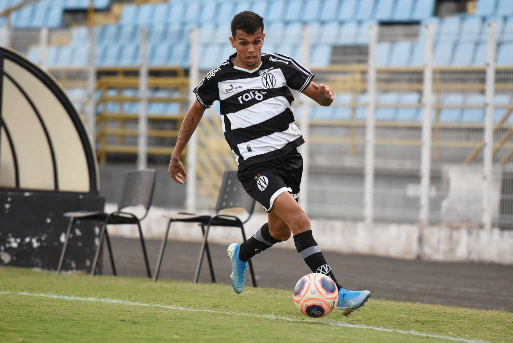  Kadu Barone alerta: “jogar os 90 minutos ligados” (Foto: Michel Lambstein)