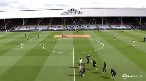 Inglês: Jogadores do Arsenal de desentendem em aquecimento. Veja o vídeo!