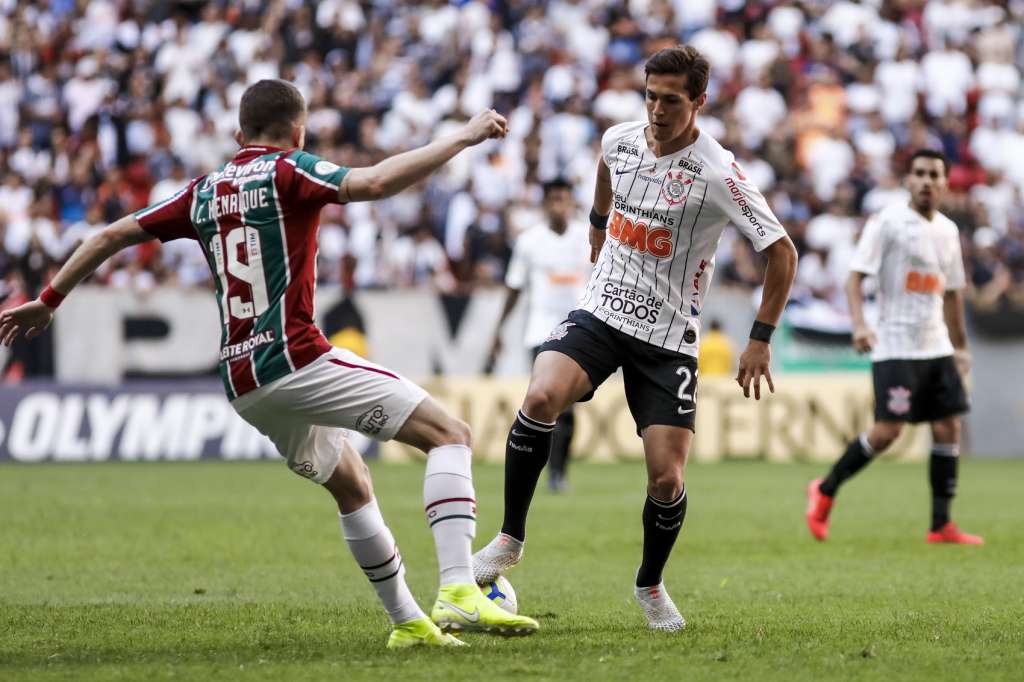 Sem Tiago Nunes, Corinthians tenta encontrar rumo contra o Fluminense