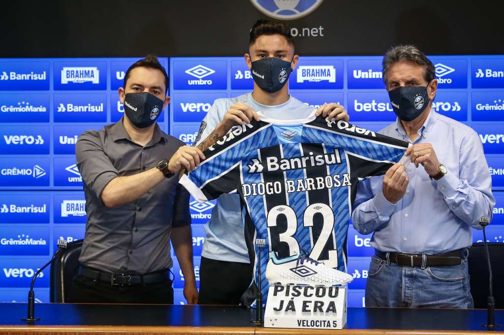 Diogo Barbosa foi apresentado no Grêmio
