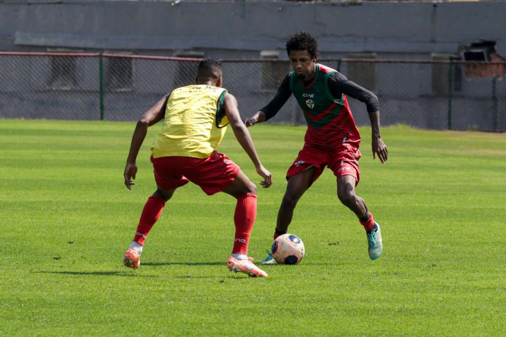 Com um treino no Canindé, a Portuguesa encerrou a sua preparação na tarde deste domingo (Foto: Cristiano Fukuyama)