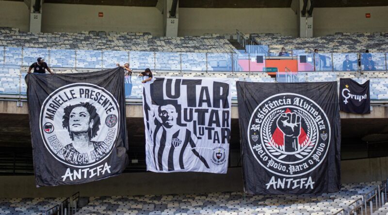 Torcidas organizadas reclamam de censura após faixas serem retiradas do estádio