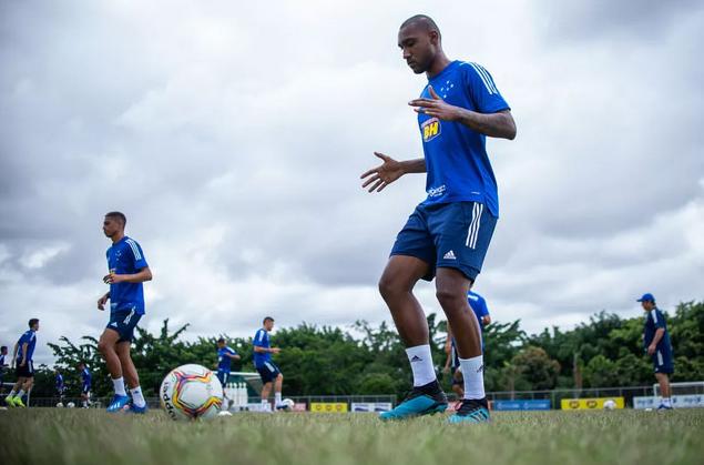 Cruzeiro emprestará zagueiro para rival da Série B até 2021
