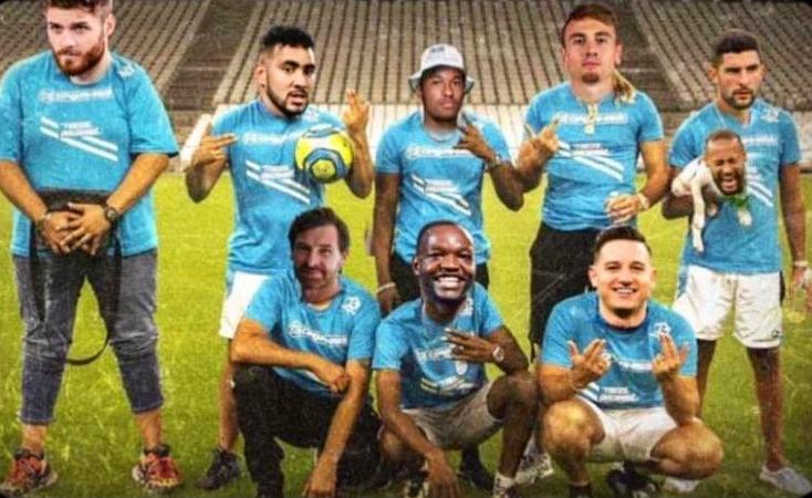 Jogador do Olympique provoca e divulga foto de Neymar chorando em corpo de cachorro