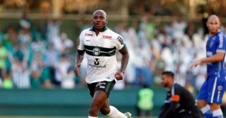 Coritiba alega ‘justa causa’ e dispensa ‘atacante problema’