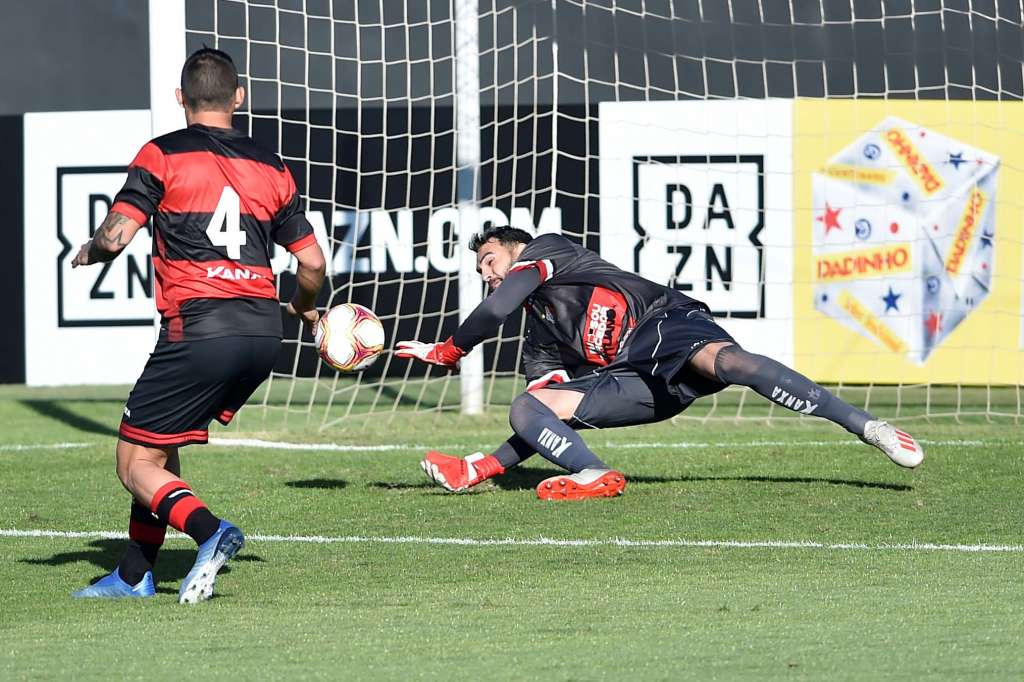 De olho em voltar a vencer na Série C, Ituano renova com goleiro Edson (Foto: Miguel Schincariol)