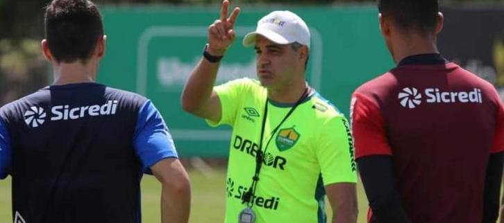 Chamusca terá reforços para Cuiabá voltar a vencer após três tropeços na Série B