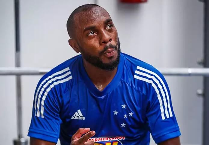 Série B: Zagueiro do Cruzeiro é monitorado por time do Brasileirão