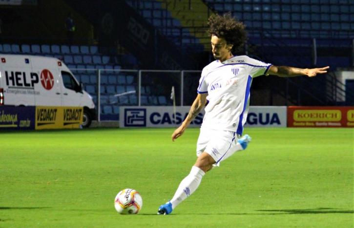 Valdivia deixa o seu no empate entre Avaí e Confiança