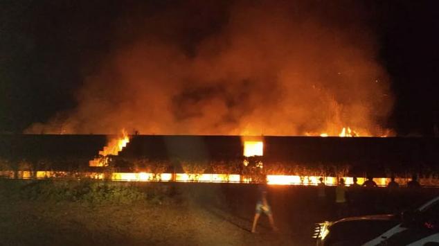 Estádio no Norte pega fogo; Fogos de artifício seriam a causa do incêndio