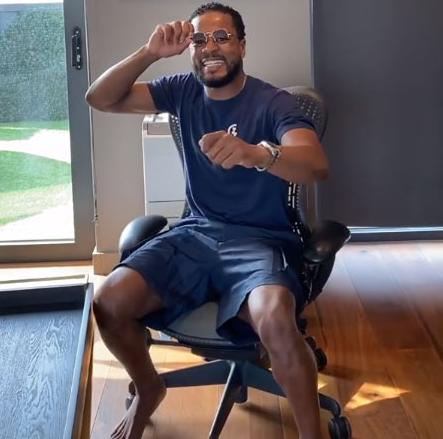 Tevez entra no Instagram e ganha homenagem com dancinha de cumbia de ex-jogador