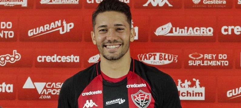 Corinthians faz valer contrato e Vitória libera volante para acertar com clube europeu