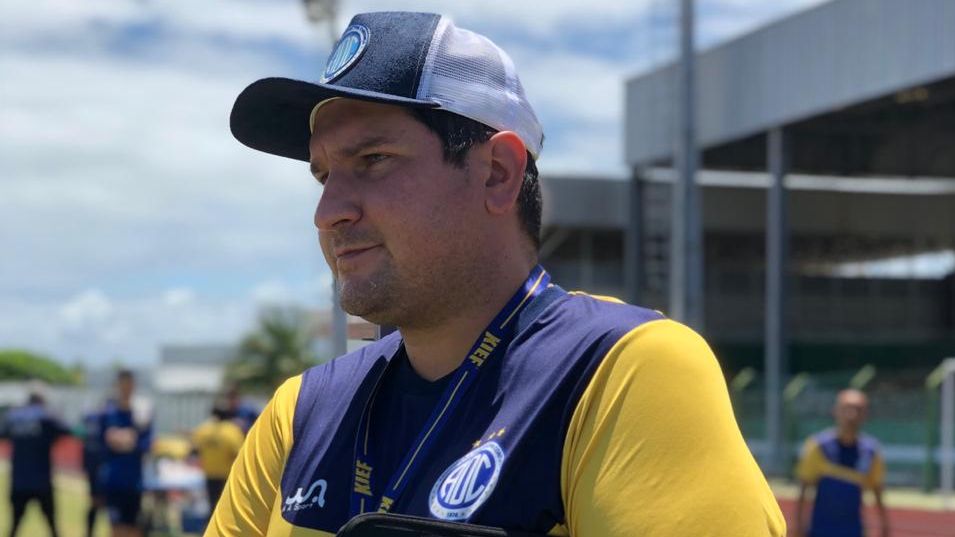 Treinador não resiste a novo tropeço e é demitido de clube da Série B