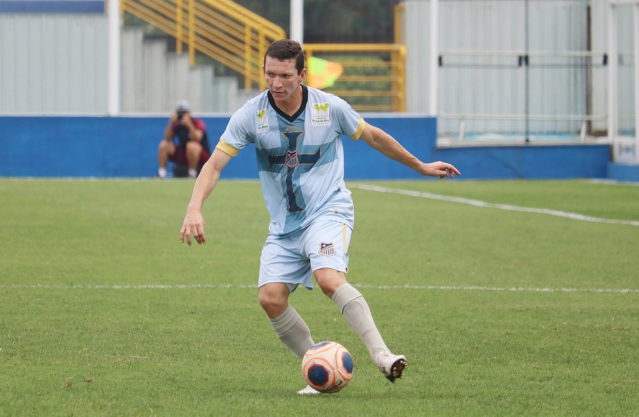 Série C: Santa Cruz contrata lateral-esquerdo que disputou a elite do Paulistão