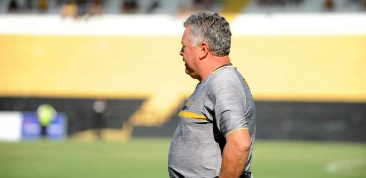 Roberto Cavalo comanda o Criciúma 