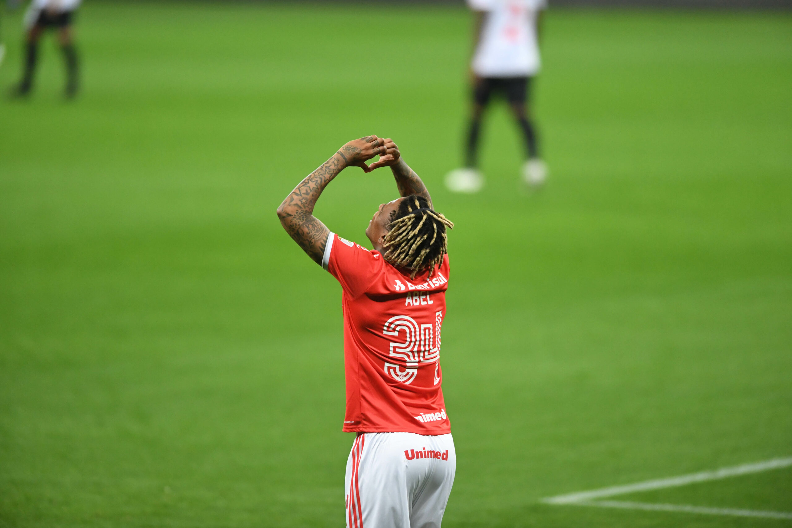 Uruguaio comemora primeiros gols pelo Inter: “Melhor que um sonho”