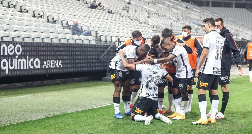 ‘Filho do terrão’, Roni está há 16 anos no Corinthians e festeja gol na estreia