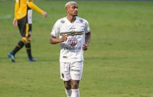 Ceará encaminha contratação de artilheiro da Série C