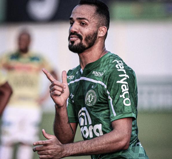 No embalo do título... (Foto: Márcio Cunha / Chapecoense)