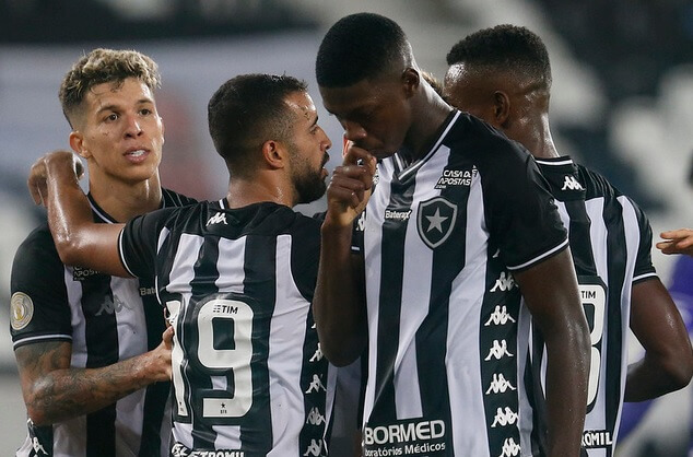 Matheus Babi marcou o gol da vitória do Botafogo (Foto: Vítor Silva/Botafogo)
