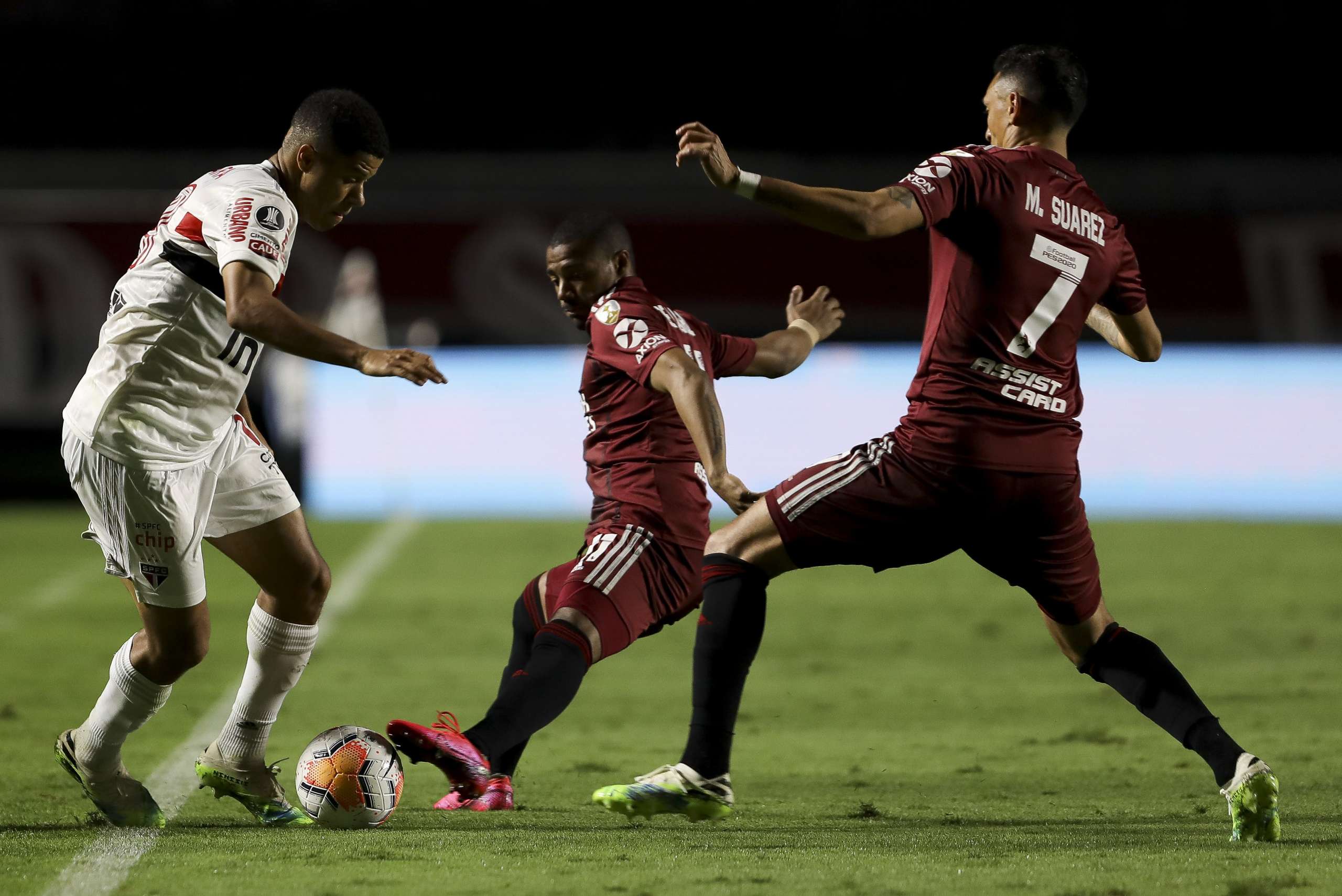 Diniz lamenta ‘vacilos’ do São Paulo e garante: ‘Não faltou espírito de luta’