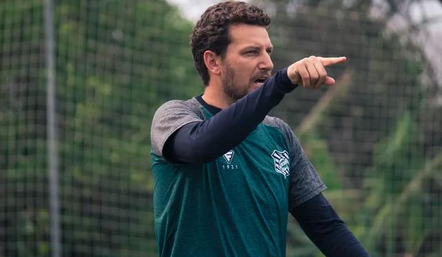 Elano fala em “grande partida” do Figueirense e “ganhar o jogo” do América-MG